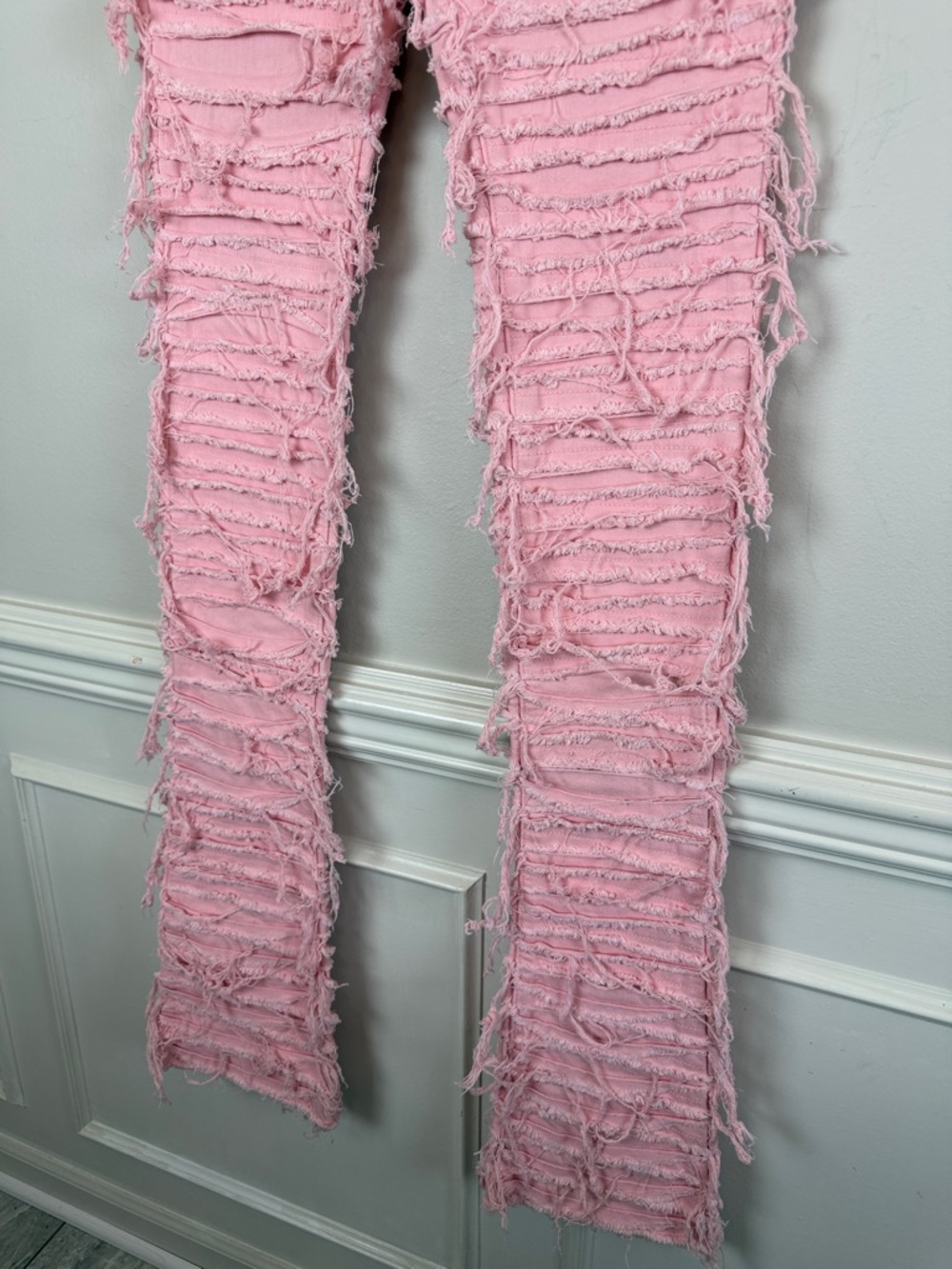 MAJESTIK NIRVANA FRAYED SUPER STACKED PINK RED Men’s 32 - Picture 8 of 16